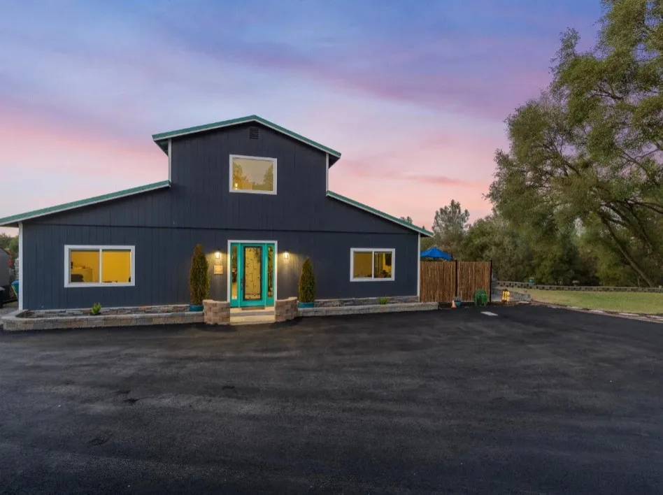 Contemporary Barndominium by Buildersmith Inc. - Photo 11