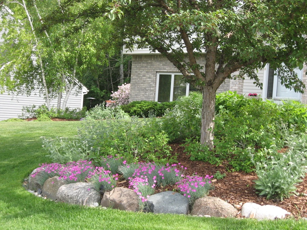Traditional Landscape by Landscape Renovations, Inc. - Photo 3