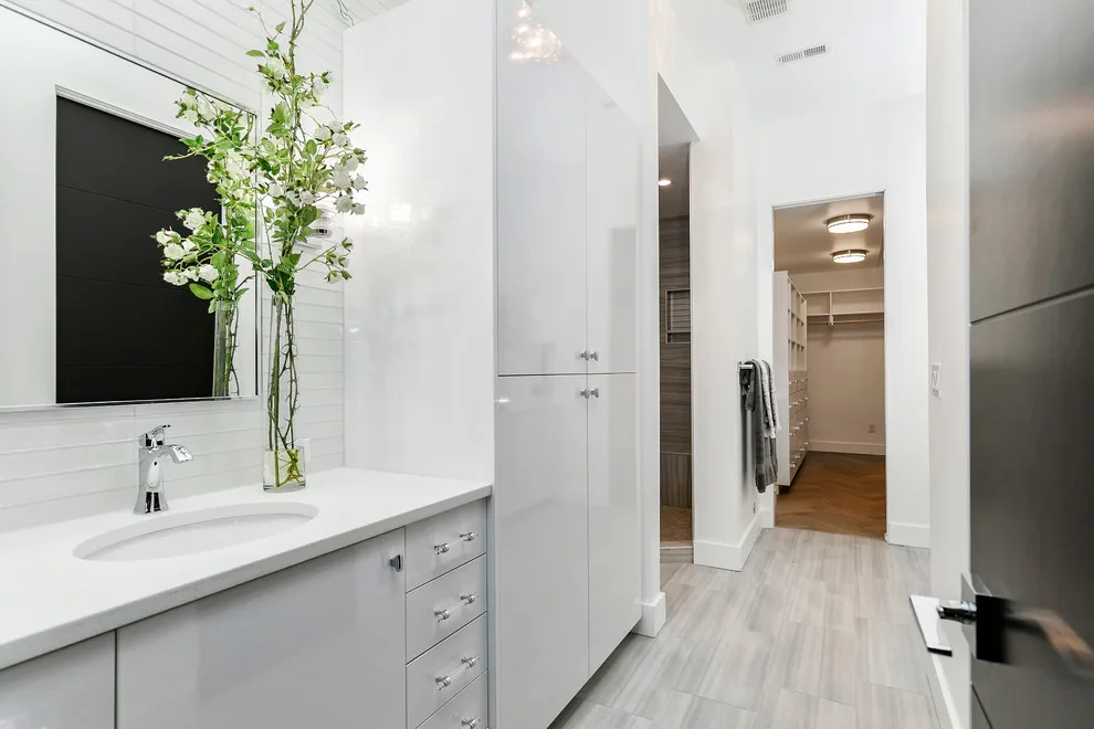 Modern House Construction by Solitude Homes - Photo 5