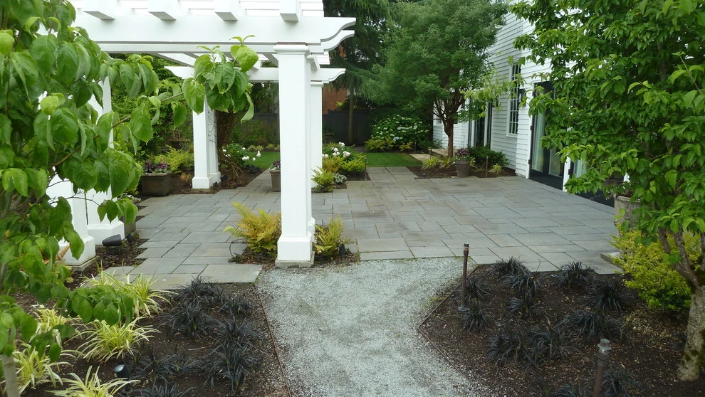 Medina Residence by Lankford Associates Landscape Architects - Photo 2