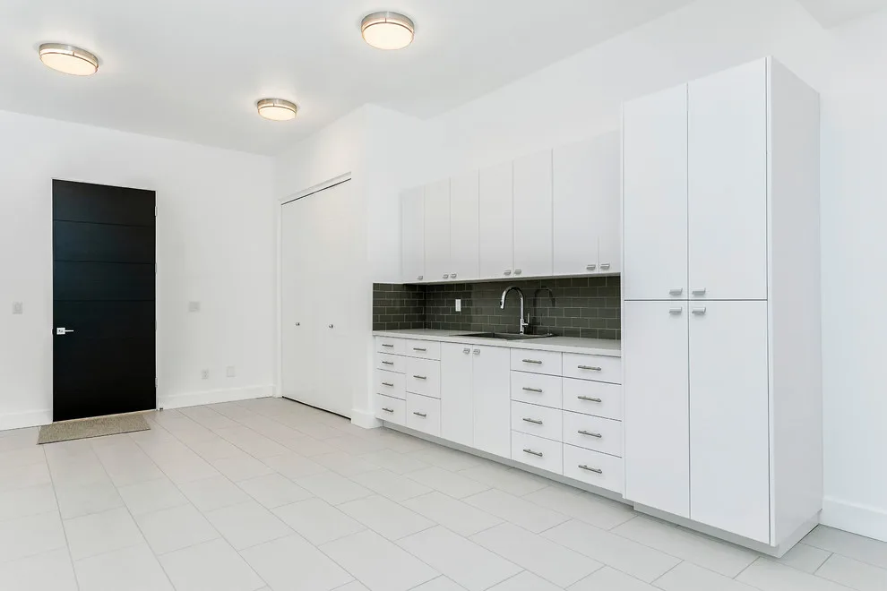 Modern House Construction by Solitude Homes - Photo 17
