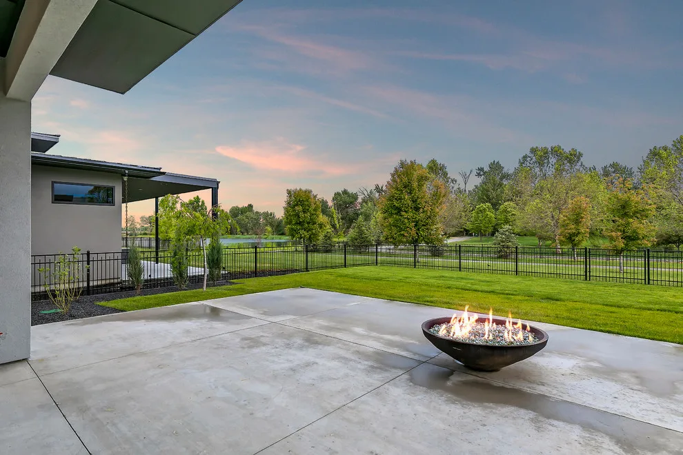 Modern House Construction by Solitude Homes - Photo 15