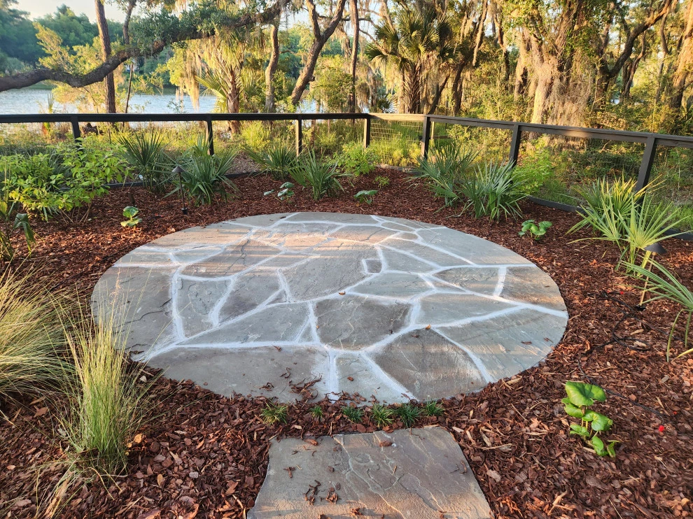 Linda Greenberg Landscape & Design, LLC - Photo 11