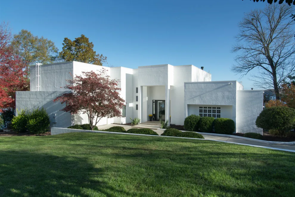 Contemporary Lakeside Residence by Alair Homes Charlotte - Photo 5