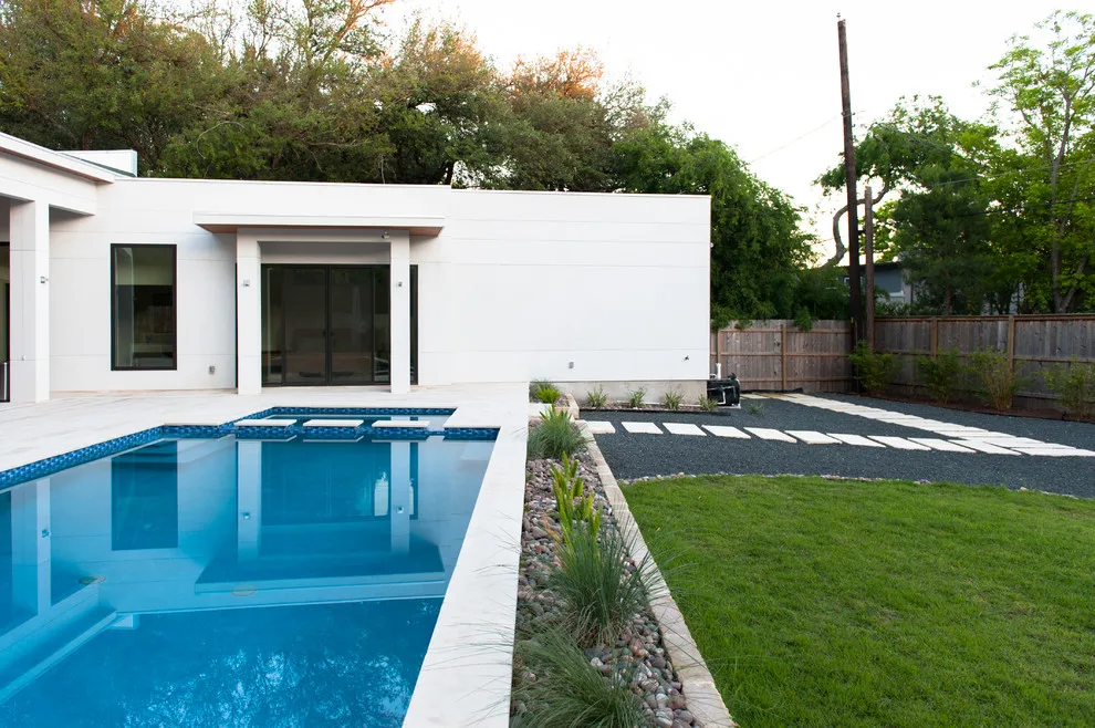 Contemporary Scenery by Yarrow Landscaping - Photo 4