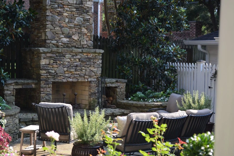 Myers Park Outdoor Entertaining Area by Linda Greenberg Landscape & Design, LLC - Photo 3