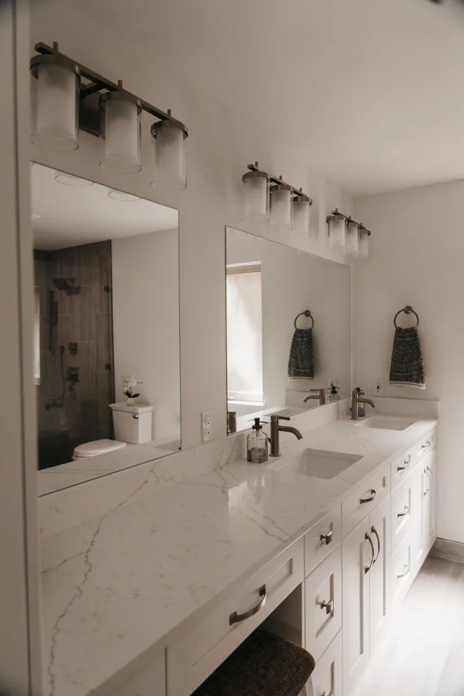 Contemporary Dramatic Restroom by United Signature - Photo 4