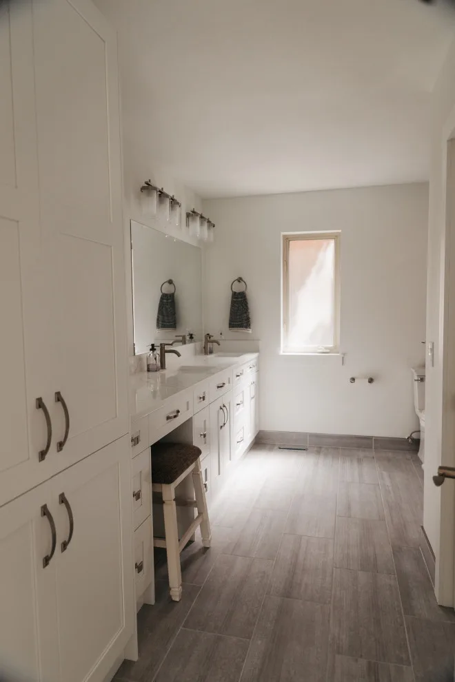 Contemporary Dramatic Restroom by United Signature - Photo 5