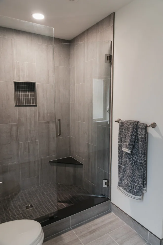 Contemporary Dramatic Restroom by United Signature - Photo 2