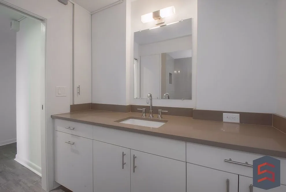 Contemporary Turtle Creek Apartment by Sardone | McLain - Photo 6