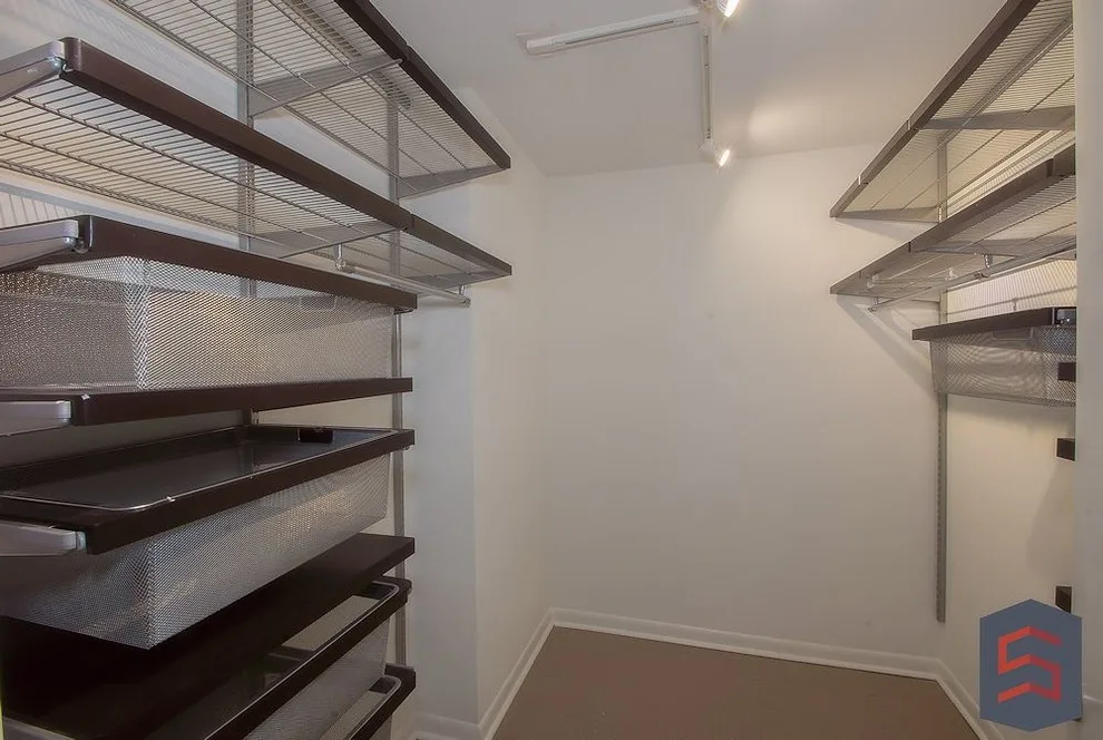 Contemporary Turtle Creek Apartment by Sardone | McLain - Photo 5