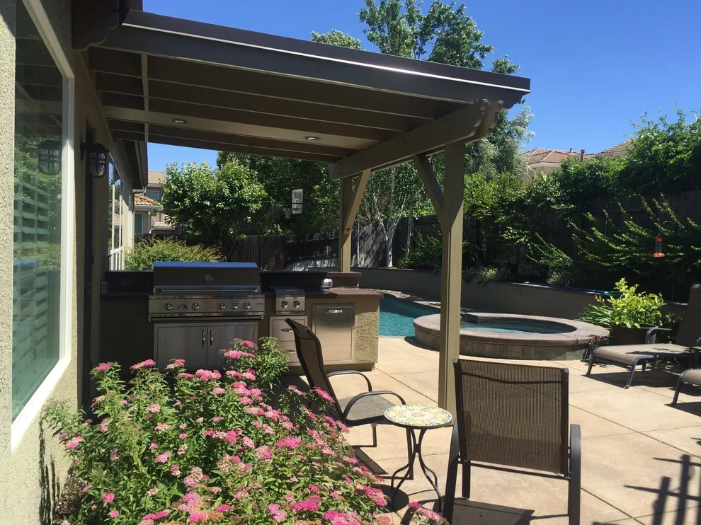 Morse Outdoor Leisure: Pools, Patios, and Bars by Morse Custom Homes And Remodeling - Photo 2