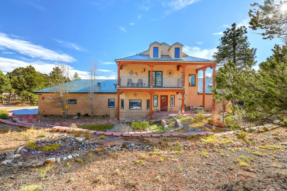 Highland Refuge by ECOterra Design Build - Photo 19