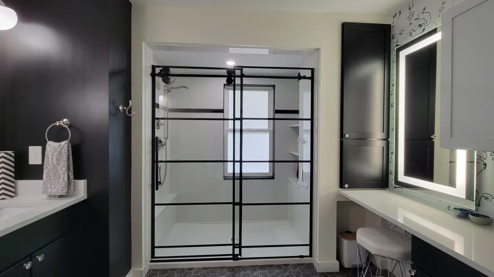 Monochrome Bathroom by WD-4D Builders - Photo 9