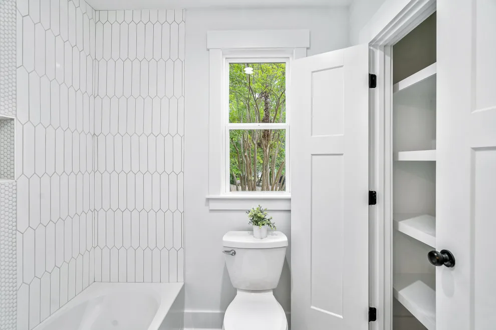 Charming Sophistication: Complete Home Makeover in New Bern by Hykal Homes LLC - Photo 7