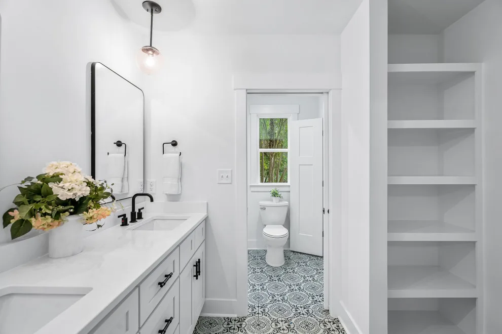 Charming Sophistication: Complete Home Makeover in New Bern by Hykal Homes LLC - Photo 8