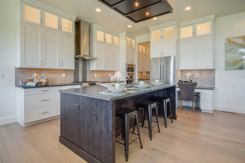Contemporary Eagle Estate by Solitude Homes - Photo 14