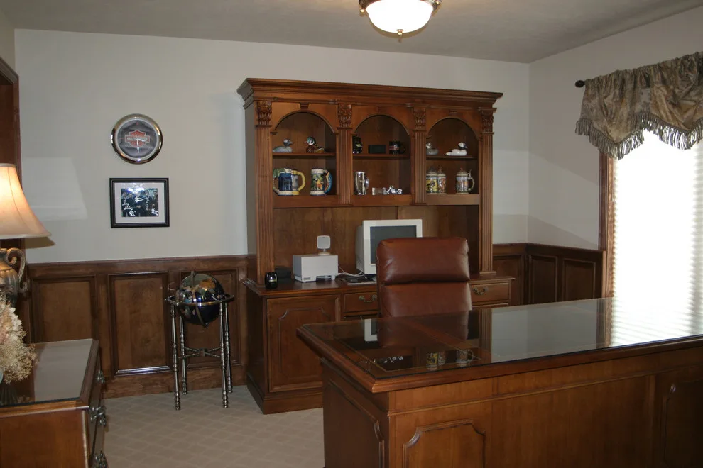 Workspaces and Study Areas by Bay Lakes Builders - Photo 12