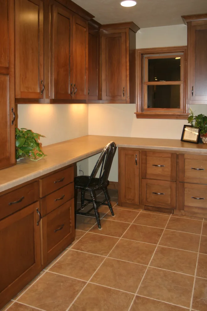 Workspaces and Study Areas by Bay Lakes Builders - Photo 10