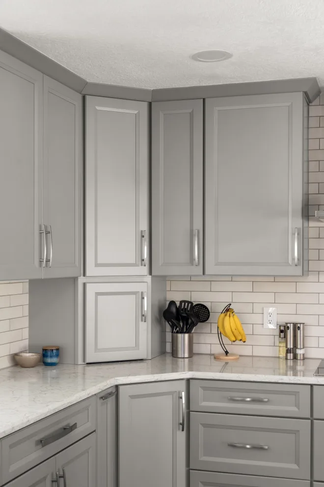 Modern Open-Plan Kitchen by Sarah Kraus Bartelson - S&W Kitchens - Photo 10