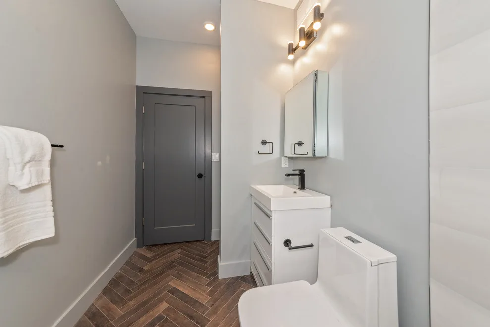 OTR Apartment Transformation by Omg LLC. - Photo 10
