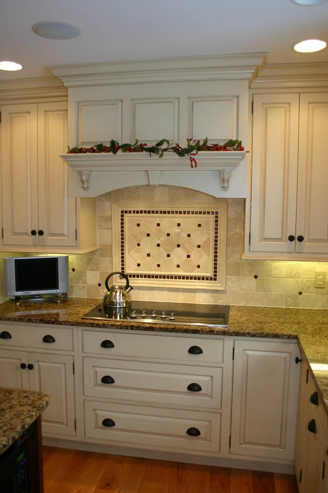 Cherry and Paint Kitchen by Zalewski Associates Inc. - Photo 2