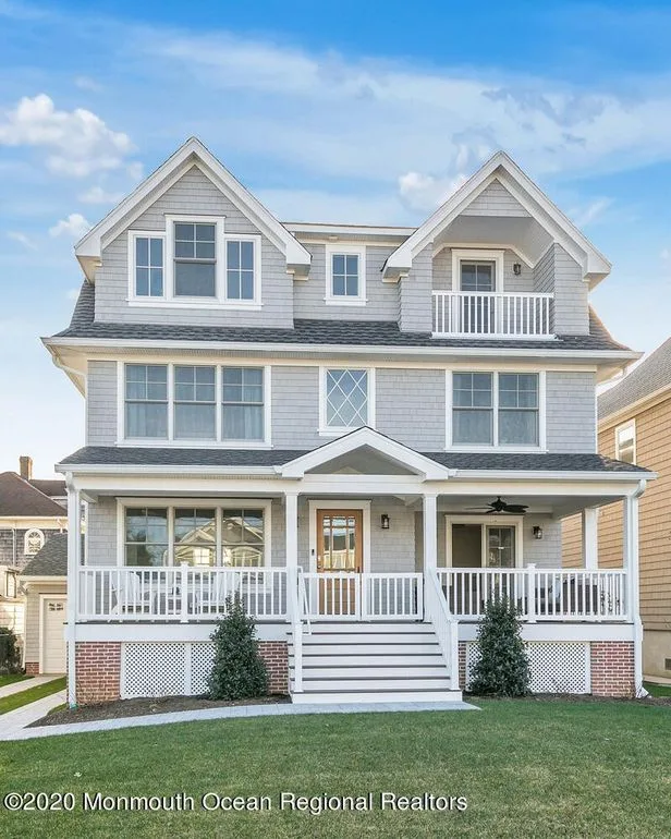 Coastal Cottage on Pennsylvania Avenue by Degnan Design Build + Degnan Design Group - Photo 2