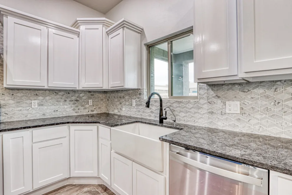 Everest Homes - Photo 12