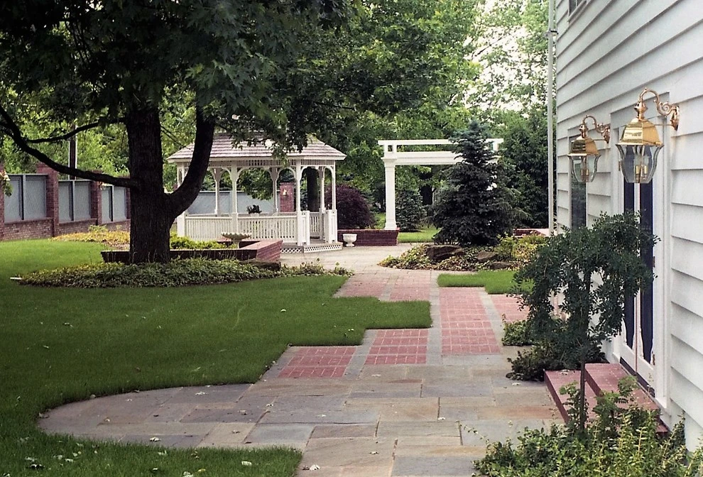 The Keener Residence by Pro Care Horticultural Services - Photo 2
