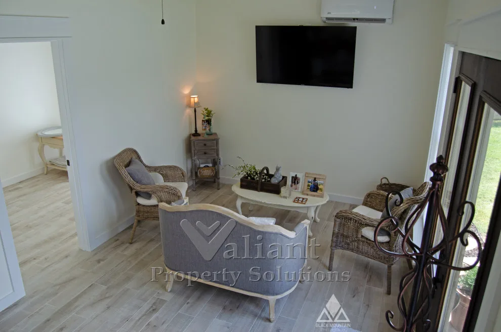 Poolhouse with Workspace and Guest Accommodation by Valiant Home Additions - Photo 5