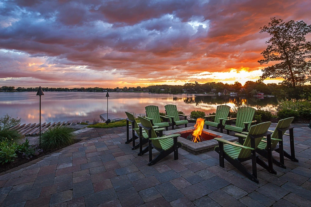 Lake Shore Private Residence by R.Youngblood & Co. - Photo 11