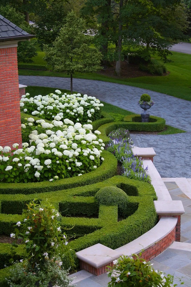 Formal English Garden Estate by R.Youngblood & Co. - Photo 11