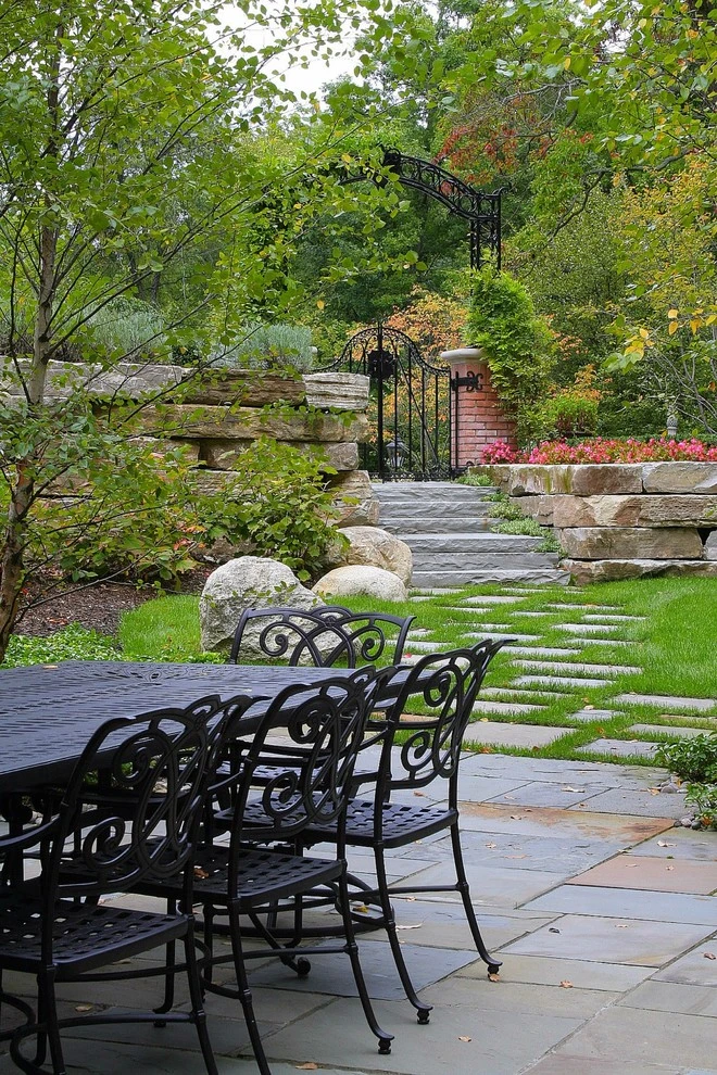 Formal English Garden Estate by R.Youngblood & Co. - Photo 3