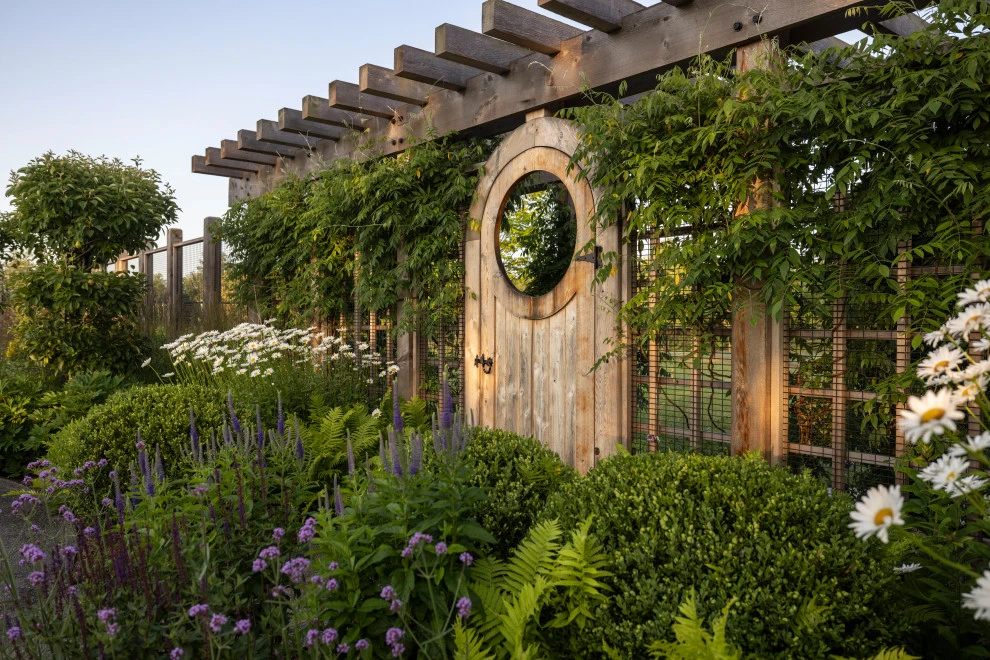 Private Countryside Cutting Garden by R.Youngblood & Co. - Photo 4