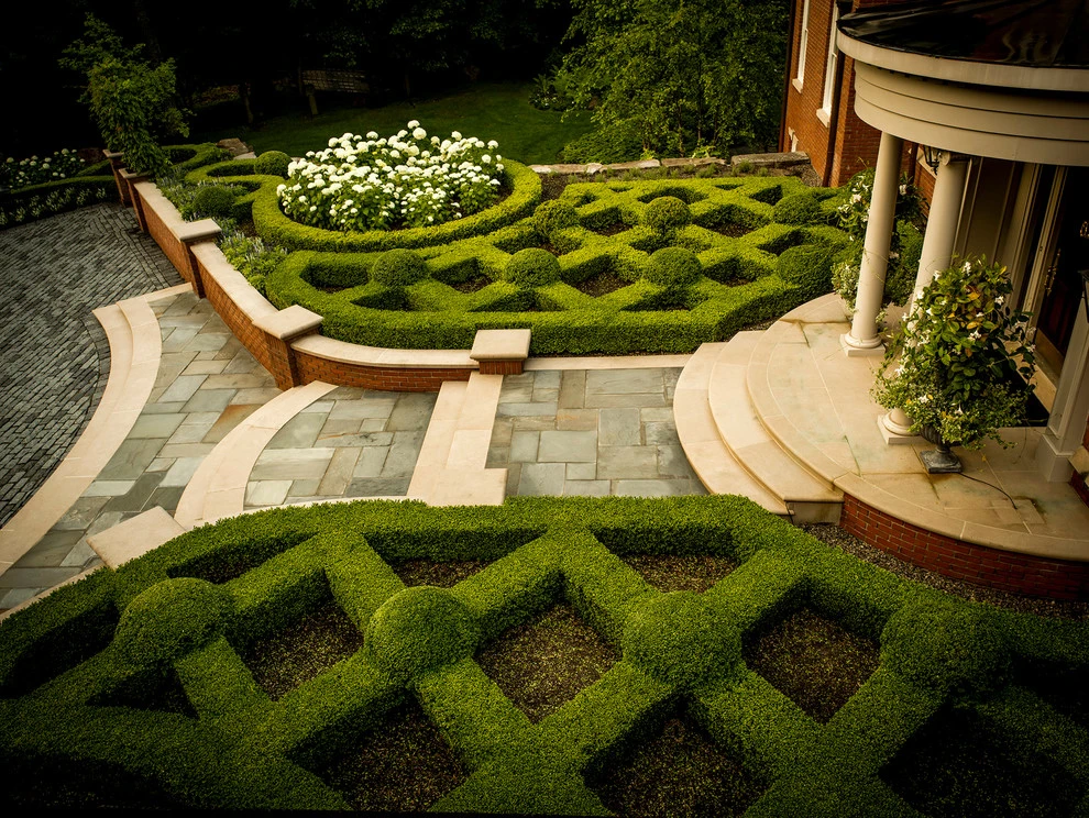 Formal English Garden Estate by R.Youngblood & Co. - Photo 4