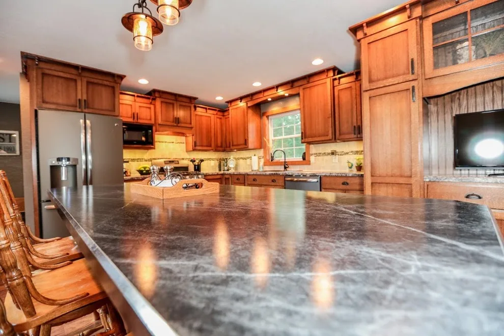 Custom Crown Quartersawn Kitchen by Dave Beenblossom Cabinets & Construction - Photo 4