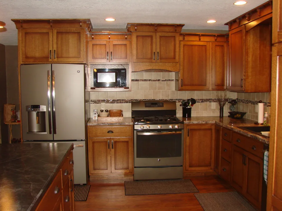 Custom Crown Quartersawn Kitchen by Dave Beenblossom Cabinets & Construction - Photo 5