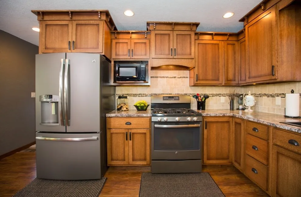 Custom Crown Quartersawn Kitchen by Dave Beenblossom Cabinets & Construction - Photo 3