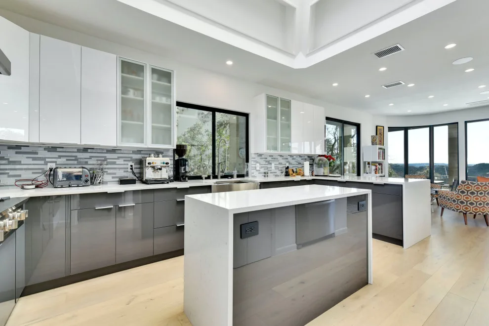 Austin Comprehensive Home Renovation for a Contemporary Look by TRS Build - Photo 7