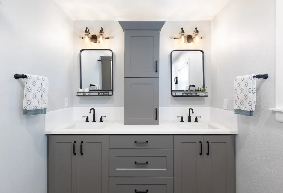 Rockborough Farmhouse Main Bathroom by Freestone LLC Design-build - Photo 9