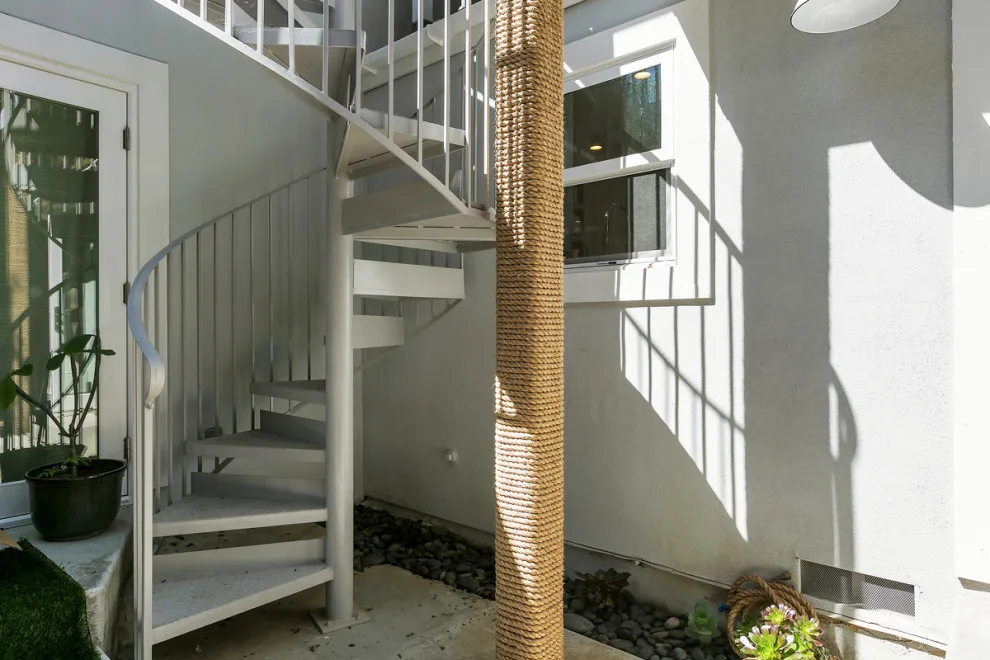 Compact Areas by Haus Design + Build Inc. - Photo 6