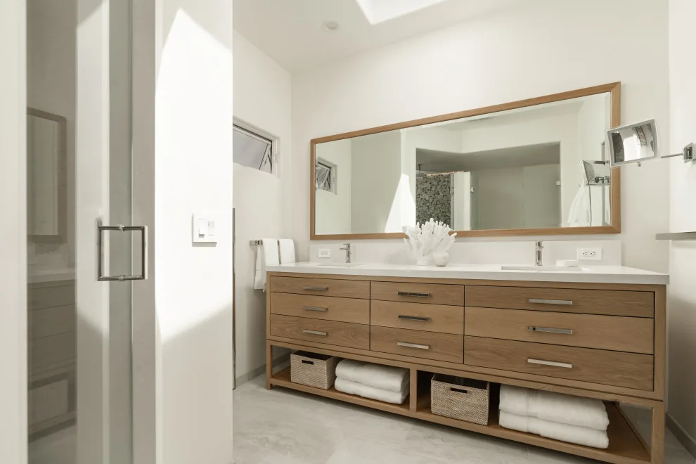 Ocean Glass Bathroom Renovation by HO'OKIPA Design & Construction - Photo 7