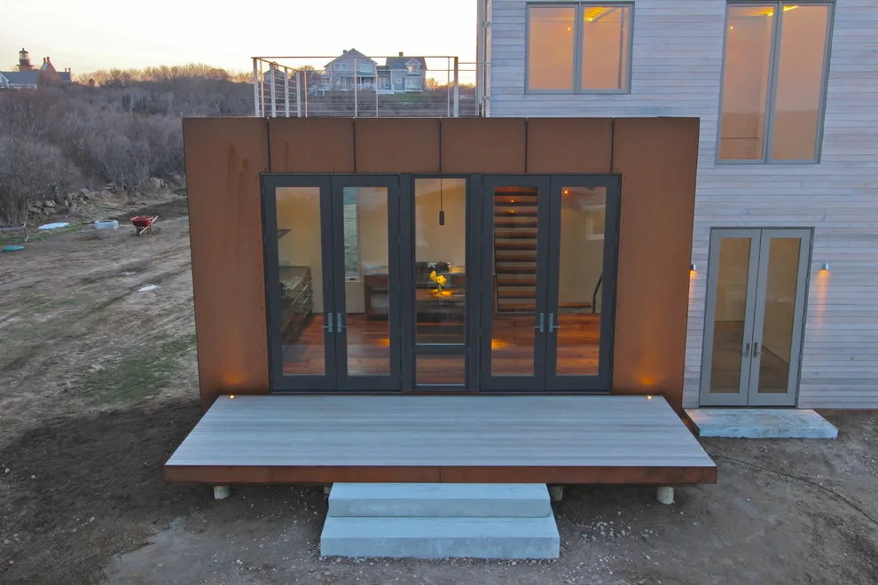 Coastal Home by EngineHouse - Photo 3