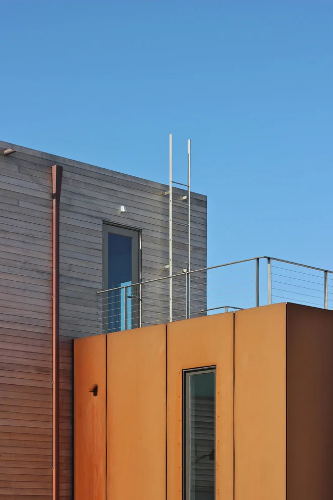 Coastal Home by EngineHouse - Photo 4