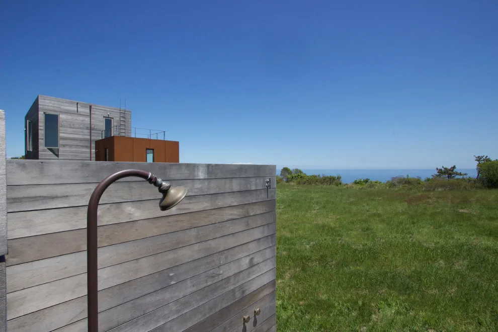 Coastal Home by EngineHouse - Photo 24