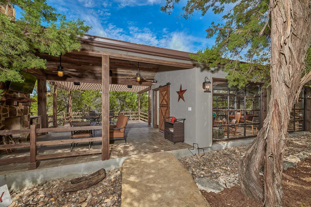 Sendero Ranch Celebration Barn by Virtuoso Builders - Photo 2