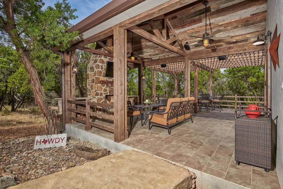 Sendero Ranch Celebration Barn by Virtuoso Builders - Photo 12