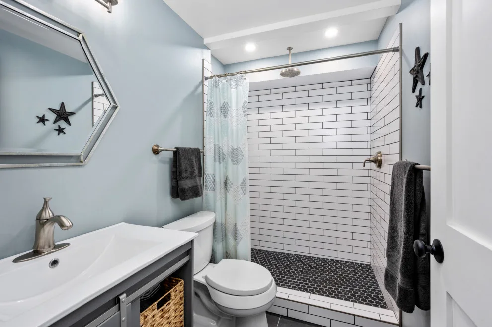 Elegant Colonial in Northern Virginia by Thomas Custom Builders - Photo 31