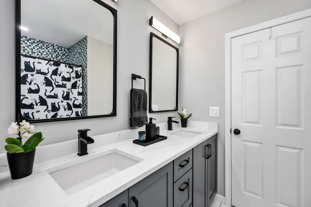 Elegant Colonial in Northern Virginia by Thomas Custom Builders - Photo 12