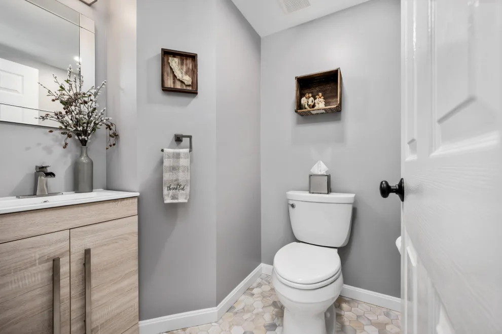 Elegant Colonial in Northern Virginia by Thomas Custom Builders - Photo 32
